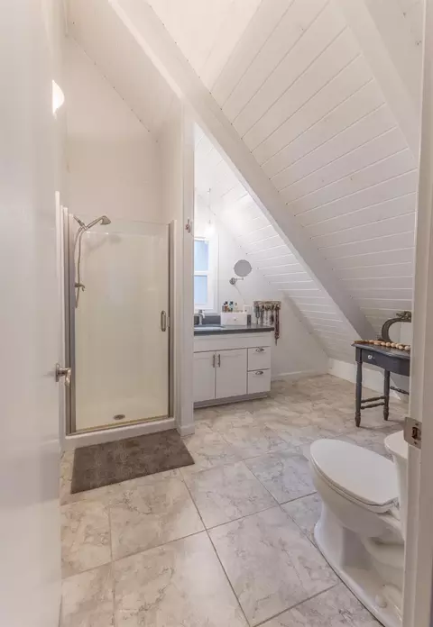 Bath - 22447 Colorado River Dr, Sonora, CA 95370 photo 4 of 5