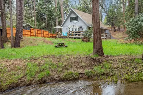 Exterior - 22447 Colorado River Dr, Sonora, CA 95370 photo 6 of 10