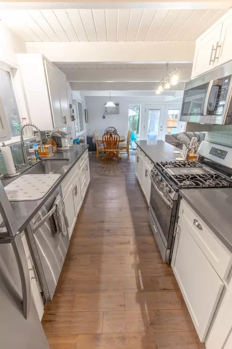 Kitchen - 22447 Colorado River Dr, Sonora, CA 95370 photo 2 of 5