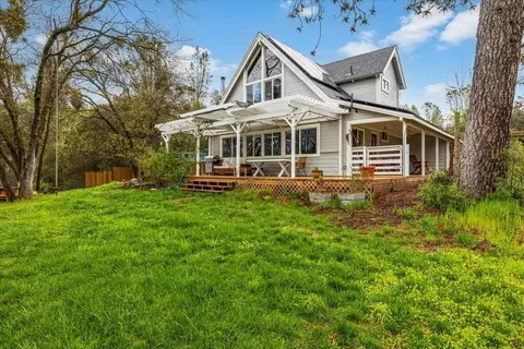 17610 Shoshoni Trail Ct, Nevada City, CA 95959
