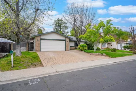 2433 Pinnacles Dr, Rocklin, CA 95677 photo 3