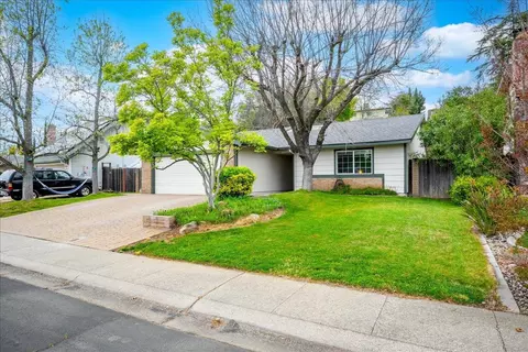 2433 Pinnacles Dr, Rocklin, CA 95677 photo 1