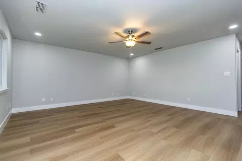 Living - 5412 7th St, Keyes, CA 95328 photo 1 of 3