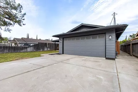 Exterior - 5412 7th St, Keyes, CA 95328 photo 3 of 6