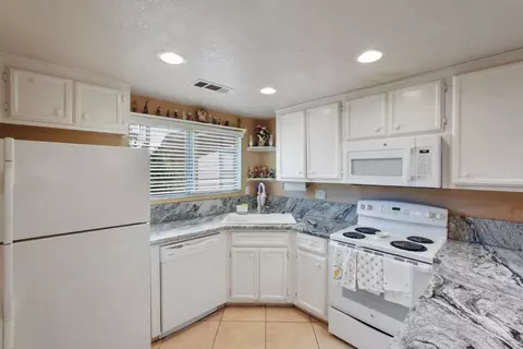 Kitchen - 3058 Andre Ln, Turlock, CA 95382 photo 1 of 2