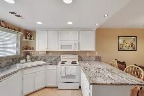 Kitchen - 3058 Andre Ln, Turlock, CA 95382 photo 2 of 2