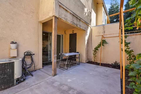 Exterior - 3058 Andre Ln, Turlock, CA 95382 photo 2 of 6