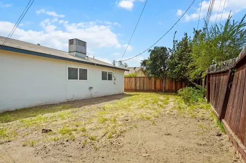 Exterior - 625 Blanche Ct, Manteca, CA 95336 photo 4 of 5