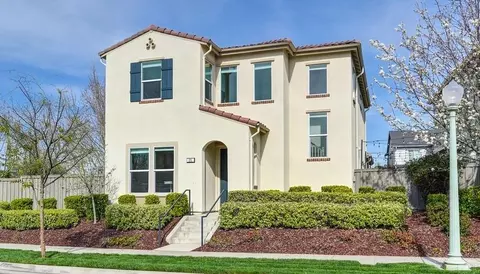 25 Larry Welden St, Sacramento, CA 95816