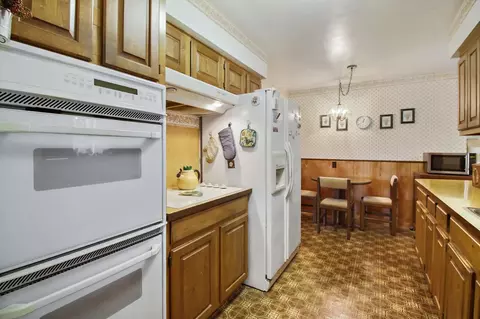 Kitchen - 5037 San Marque Cir, Carmichael, CA 95608 photo 2 of 4