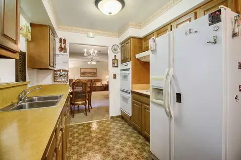 Kitchen - 5037 San Marque Cir, Carmichael, CA 95608 photo 4 of 4