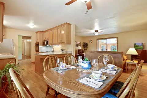 Dining - 17552 E Front St, Linden, CA 95236 photo 2 of 3