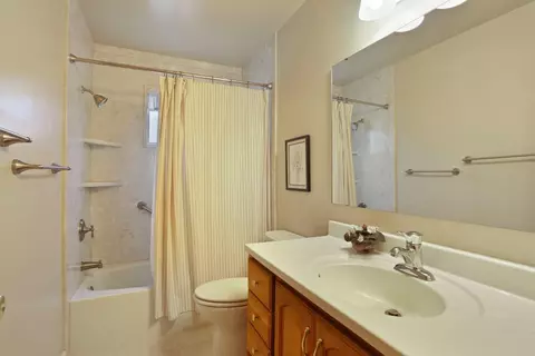 Bath - 17552 E Front St, Linden, CA 95236 photo 1 of 3