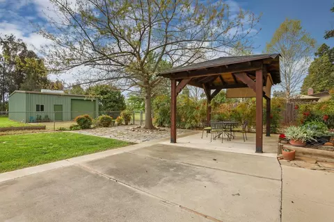 Exterior - 17552 E Front St, Linden, CA 95236 photo 7 of 23