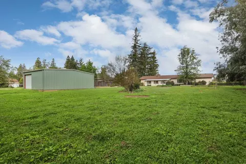 Exterior - 17552 E Front St, Linden, CA 95236 photo 17 of 23