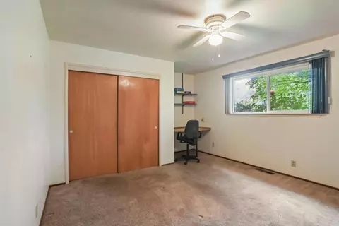 Bedroom - 17552 E Front St, Linden, CA 95236 photo 2 of 10