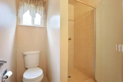 Bath - 17552 E Front St, Linden, CA 95236 photo 3 of 3