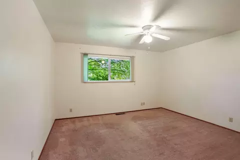 Bedroom - 17552 E Front St, Linden, CA 95236 photo 5 of 10