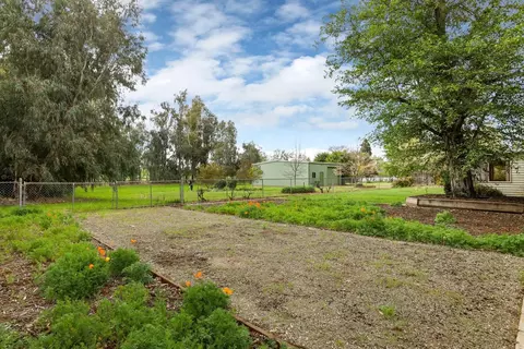 Exterior - 17552 E Front St, Linden, CA 95236 photo 12 of 23