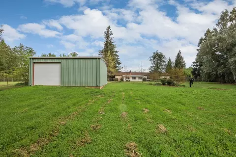 Exterior - 17552 E Front St, Linden, CA 95236 photo 18 of 23