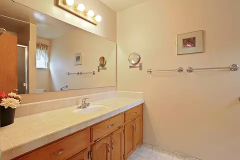 Bath - 17552 E Front St, Linden, CA 95236 photo 2 of 3