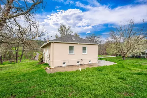 Exterior - 916 N Main St, Jackson, CA 95642 photo 10 of 16