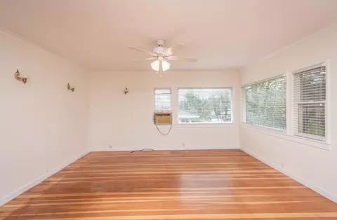 Living - 916 N Main St, Jackson, CA 95642 photo 2 of 5