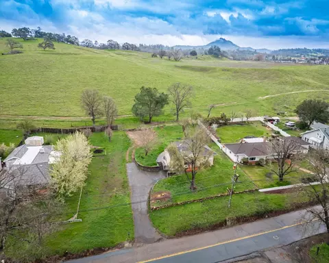 View/Area - 916 N Main St, Jackson, CA 95642 photo 2 of 15