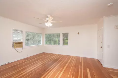 Living - 916 N Main St, Jackson, CA 95642 photo 4 of 5