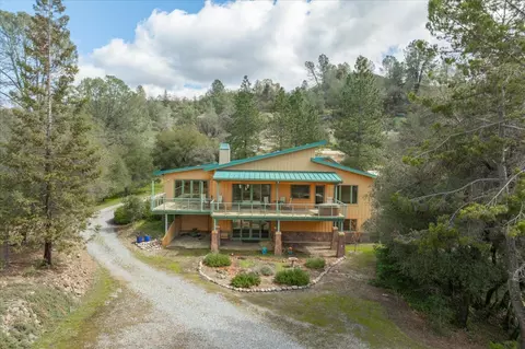 8908 Lakeside Dr, Mountain Ranch, CA 95246 photo 1