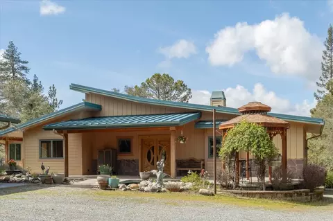 8908 Lakeside Dr, Mountain Ranch, CA 95246 photo 4