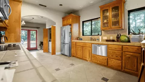 5786 E Collier Rd, Acampo, CA 95220 photo 4