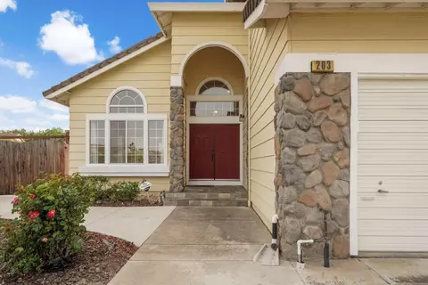 203 Babbling Brook Way, Pittsburg, CA 94565 photo 3