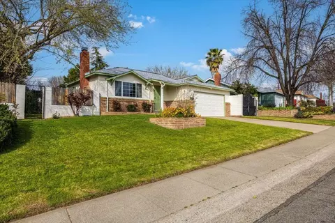 6523 Saint James Dr, Carmichael, CA 95608 photo 2