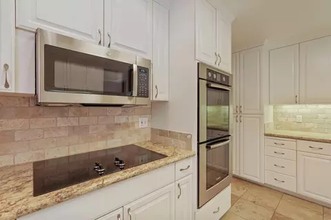 Kitchen - 835 Kramer Dr, Lodi, CA 95242 photo 6 of 7