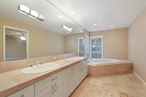 Bath - 835 Kramer Dr, Lodi, CA 95242 photo 2 of 4