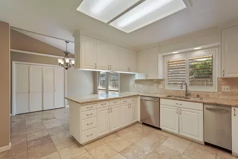 Kitchen - 835 Kramer Dr, Lodi, CA 95242 photo 4 of 7