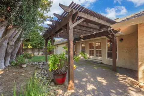 Exterior - 835 Kramer Dr, Lodi, CA 95242 photo 7 of 14