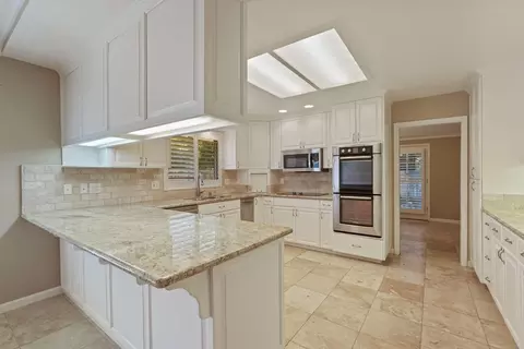 Kitchen - 835 Kramer Dr, Lodi, CA 95242 photo 1 of 7