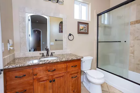 Bath - 4549 Mcgee Ave, Modesto, CA 95357 photo 6 of 6