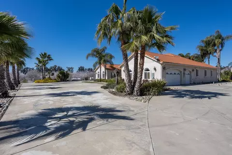 Exterior - 4549 Mcgee Ave, Modesto, CA 95357 photo 4 of 13