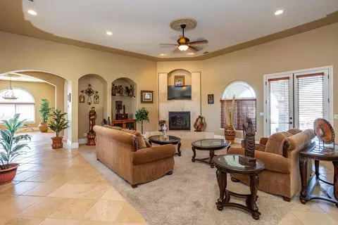 Living - 4549 Mcgee Ave, Modesto, CA 95357 photo 1 of 3
