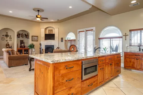 Kitchen - 4549 Mcgee Ave, Modesto, CA 95357 photo 6 of 7