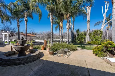 Exterior - 4549 Mcgee Ave, Modesto, CA 95357 photo 9 of 13
