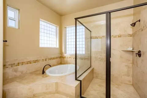 Bath - 4549 Mcgee Ave, Modesto, CA 95357 photo 2 of 6