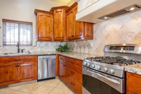 Kitchen - 4549 Mcgee Ave, Modesto, CA 95357 photo 1 of 7