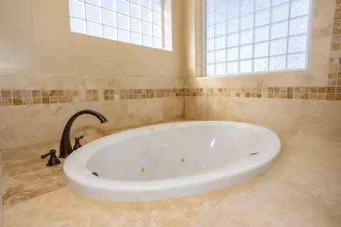 Bath - 4549 Mcgee Ave, Modesto, CA 95357 photo 4 of 6