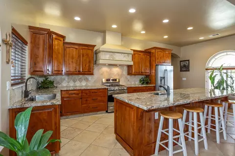 Kitchen - 4549 Mcgee Ave, Modesto, CA 95357 photo 5 of 7