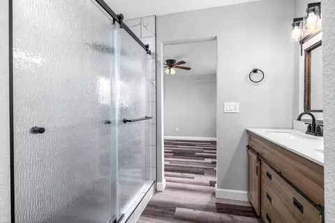 Bath - 1624 Celeste Dr, Modesto, CA 95355 photo 2 of 3