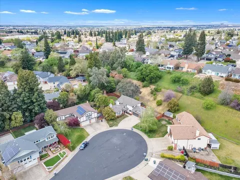 View/Area - 4606 Slate Ct, Rocklin, CA 95677 photo 2 of 7